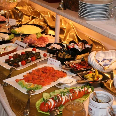 摩德纳酒店 招待所 3*