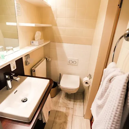 摩德纳酒店 3* 巴特施泰本