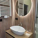 Modena 3*