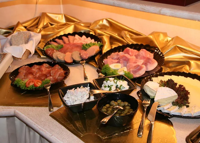 招待所 摩德纳酒店 3*